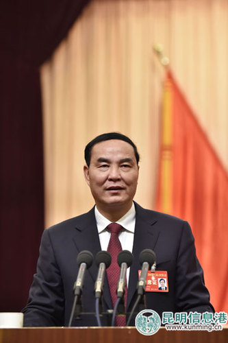 李文荣作《政府工作报告》